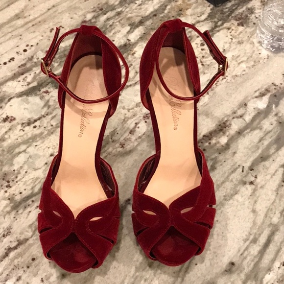 Red velvet heels 8 - Picture 2 of 5